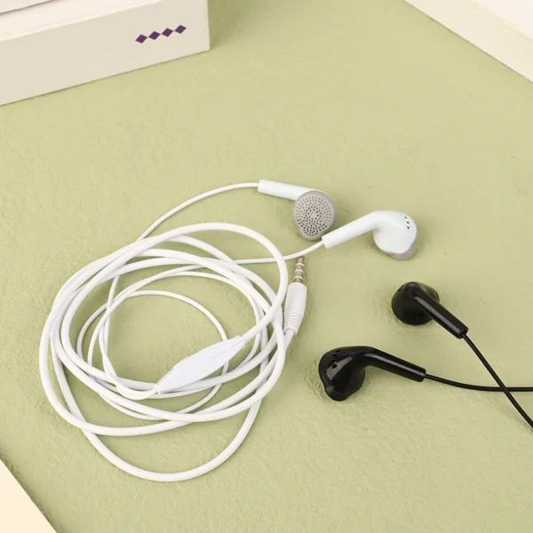 1pc Earphone 3.5mm Wired Headset with Mic For Galaxy A13 A12 A32 A03 A22 A23 A52 M32 A21 A51 A71 A31 M31 M51 M21 M22 accessories - Image 3